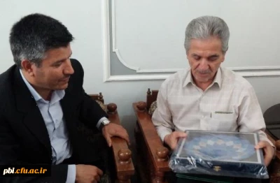 دیدار رئیس پردیس شهید باهنر اصفهان با پیشکسوت مراکز تربیت معلم استان جناب آقای تاجر زاده