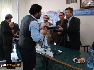 تقدیر از کارکنان پردیس شهید باهنر اصفهان  به بهانه اولین جشنواره فرهنگی و هنری استادان و کارکنان کشور