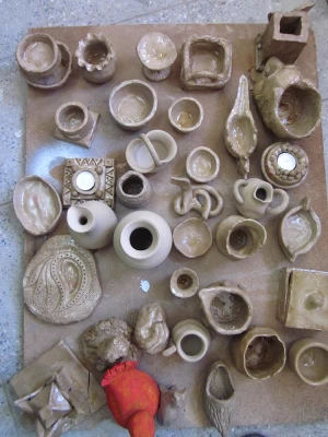 گزارش تصویری نمایشگاه آثار سفال دانشجویان کارشناسی ناپیوسته آموزش هنرهای تجسمی با نظارت دکتر آستی