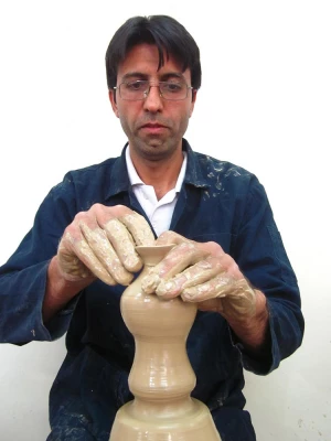 گزارش تصویری نمایشگاه آثار سفال دانشجویان کارشناسی ناپیوسته آموزش هنرهای تجسمی با نظارت دکتر آستی