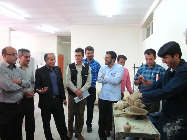 گزارش تصویری نمایشگاه آثار سفال دانشجویان کارشناسی ناپیوسته آموزش هنرهای تجسمی با نظارت دکتر آستی