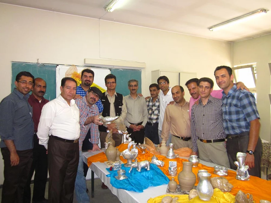 گزارش تصویری نمایشگاه آثار سفال دانشجویان کارشناسی ناپیوسته آموزش هنرهای تجسمی با نظارت دکتر آستی