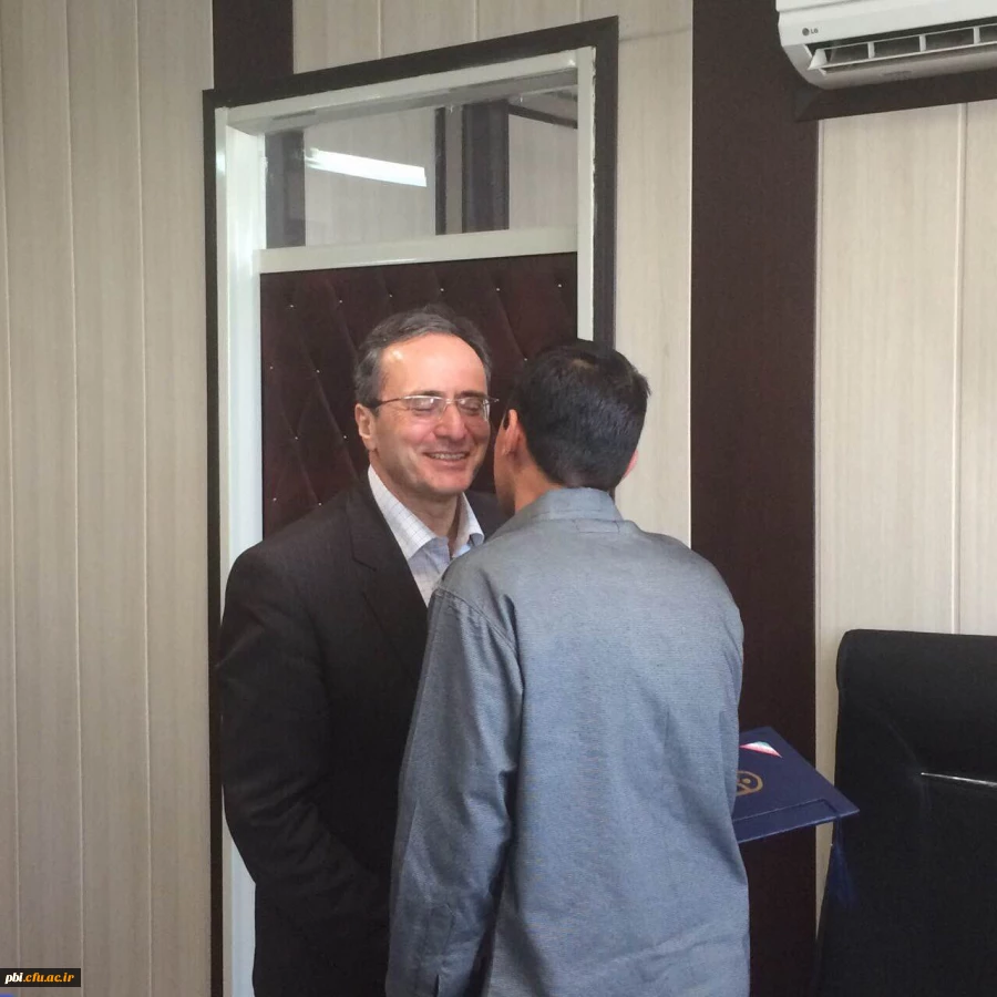 تقدیر از دو دانشجومعلم پژوهشگر دانشگاه فرهنگیان- پردیس شهید باهنر اصفهان