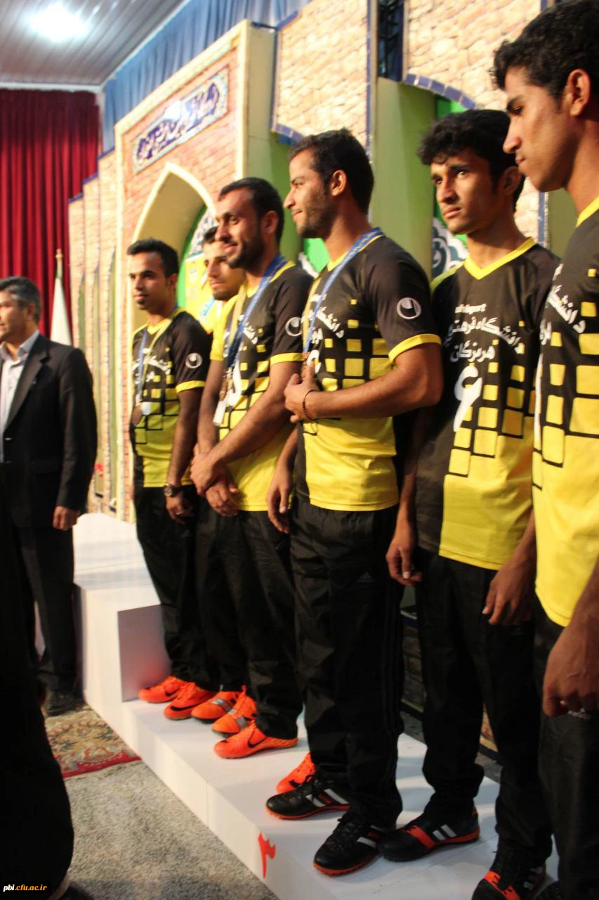 تصاویر نخستین جشنواره ورزش های همگانی و بازی های بومی محلی دانشگاه فرهنگیان