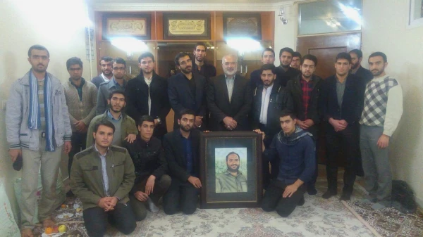 دیدار دانشجویان پردیس شهید باهنر با خانواده شهید مدافع حرم ابوالفضل شیروانیان