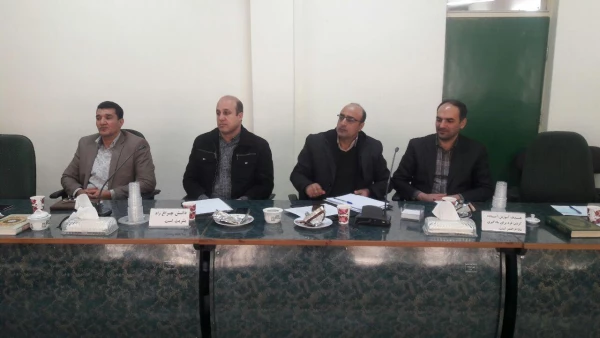 نشست ریاست پردیس شهید باهنر با کارشناس مسئولان پردیس جهت رفع مشکلات