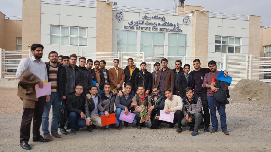 بازدید علمی  جمعی از دانشجویان دانشگاه فرهنگیان از پژوهشکده رویان اصفهان