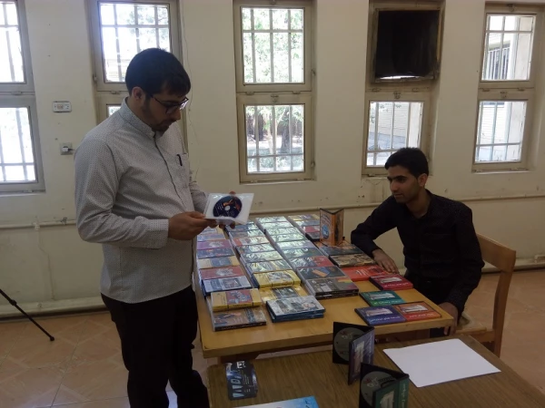 برگزاری نمایشگاه رژیم مصرف رسانه ای در پردیس شهید باهنر اصفهان