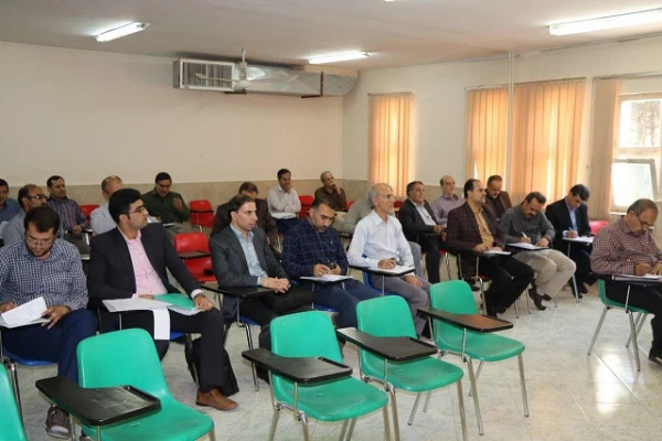 برگزاری جلسه گرو ه های آموزشی اساتید پردیس شهید باهنر