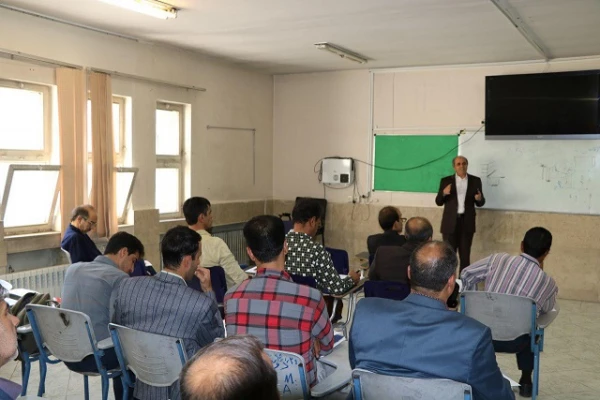 برگزاری جلسه گرو ه های آموزشی اساتید پردیس شهید باهنر