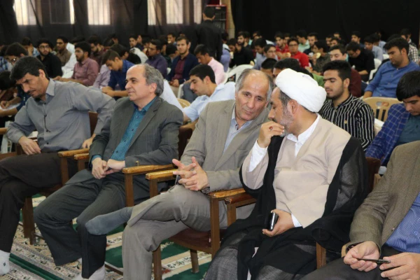 سخنان  ریاست محترم پردیس شهید باهنر اصفهان در جلسه توجیهی  دانشجویان  جدیدالورود ۹۶