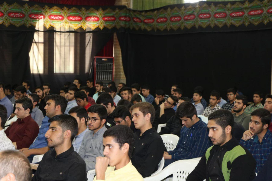 سخنان  ریاست محترم پردیس شهید باهنر اصفهان در جلسه توجیهی  دانشجویان  جدیدالورود ۹۶