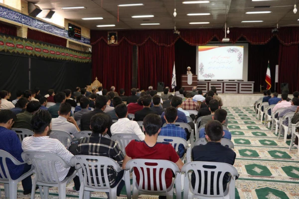 سخنان  ریاست محترم پردیس شهید باهنر اصفهان در جلسه توجیهی  دانشجویان  جدیدالورود ۹۶