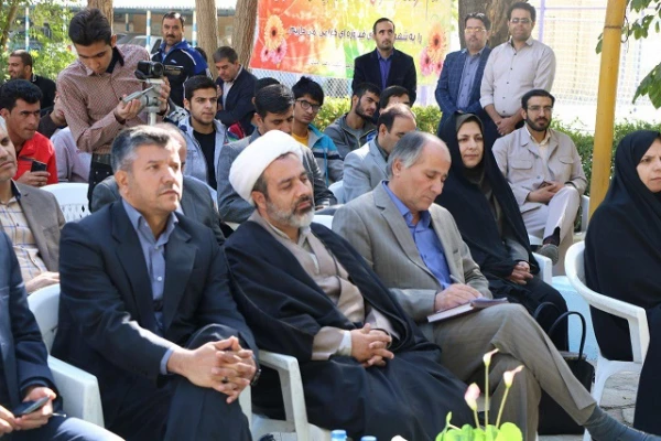 مراسم افتتاح زمین چمن پردیس شهید باهنر اصفهان با حضور مسئولین دانشگاه برگزار گردید