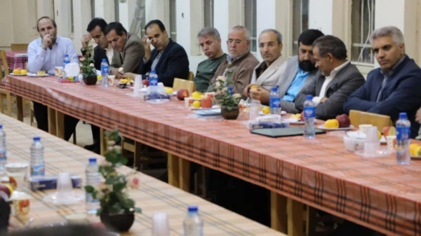 جلسه شورای مدرسین موظف .مامور و کارورز پردیس شهید باهنر اصفهان