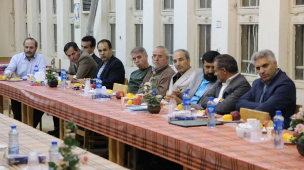 جلسه شورای مدرسین موظف .مامور و کارورز پردیس شهید باهنر اصفهان