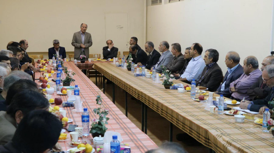 جلسه شورای مدرسین موظف .مامور و کارورز پردیس شهید باهنر اصفهان