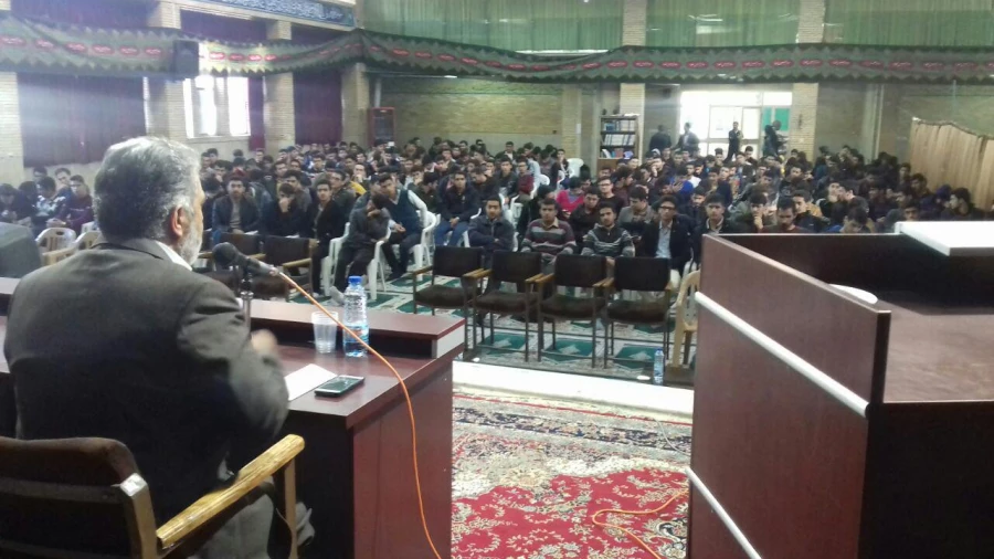 برگزاری جلسه دانشجویان پردیس شهید باهنر  با حضورآقای ماج