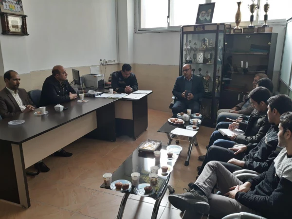 اولین جلسه انجمن تربیت بدنی پردیس شهیدباهنراصفهان