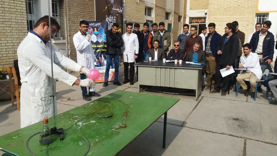 برگزاری مسابقات ازمایشگاهی شیمی 2