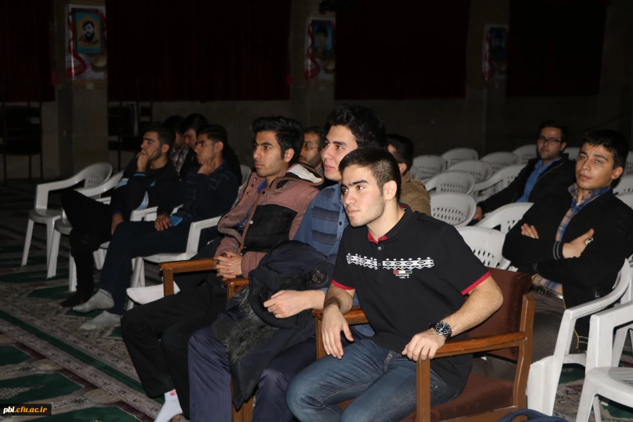 اکران فیلم سینمایی زیر درختان زیتون