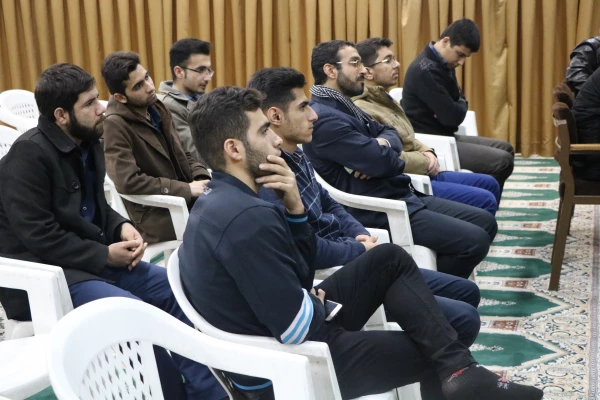 اکران فیلم سینمایی زیر درختان زیتون