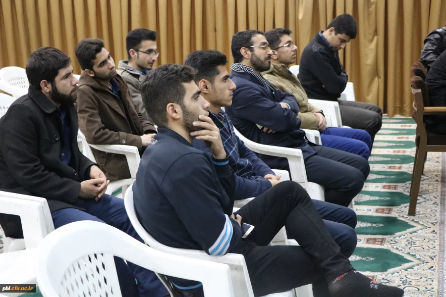 اکران فیلم سینمایی زیر درختان زیتون