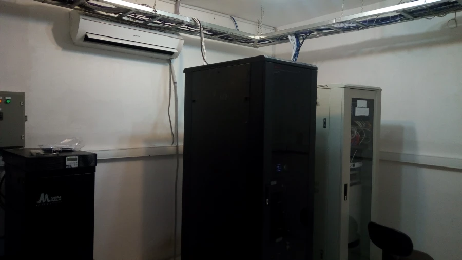 آماده سازی و تجهیز اتاق سرور پردیس شهید باهنر اصفهان