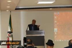 برگزاری جلسه اساتید آموزشی به مناسبت هفته آموزش و روز معلم در پردیس شهید باهنر اصفهان