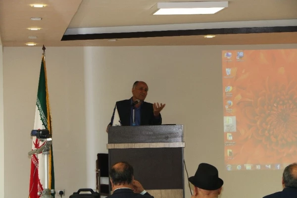 برگزاری جلسه اساتید آموزشی به مناسبت هفته آموزش و روز معلم در پردیس شهید باهنر اصفهان