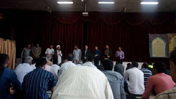 تشویق و قدردانی از زحمات دانشجویان فعال در حوزه  برگزاری نماز جماعت  2