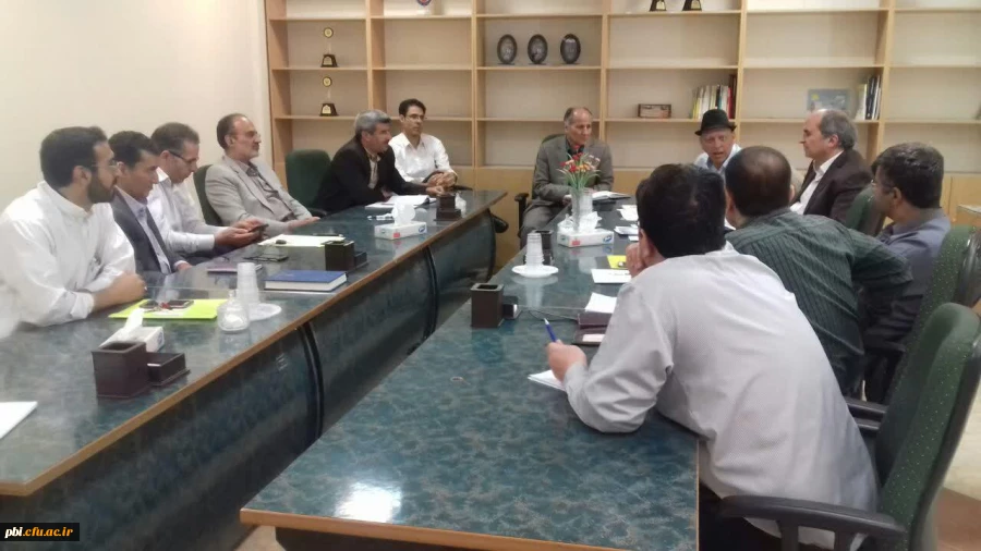 تشکیل جلسه شورا پردیس شهید باهنر اصفهان 3