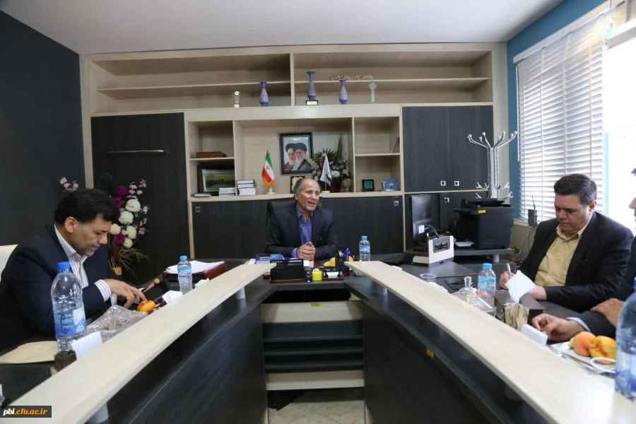 حضور دکتر خنیفر در جلسه شورای پردیس شهید باهنر اصفهان 8