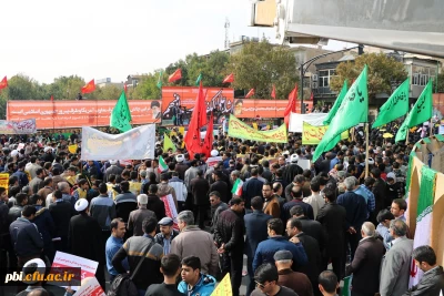 تجدید عهد دانشجویان  انقلابی پردیس شهید باهنر اصفهان در راهپیمایی سیزده آبان