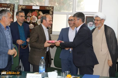 مراسم تکریم و معارفه معاونت اداری و مالی پردیس شهید باهنر اصفهان برگزار شد