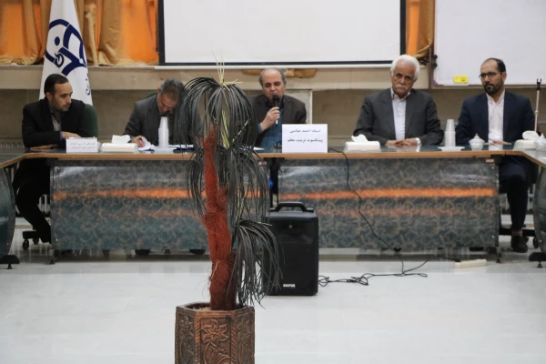 در حاشیه گرامیداشت روز دانشجو برگزار گردید:
تقدیر از استاد پیشکسوت تربیت معلم احمد عباسی 2