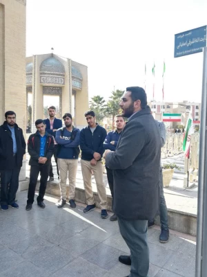 دیدار دانشجویان پردیس شهید باهنر  از گلستان شهدای شهر اصفهان 3