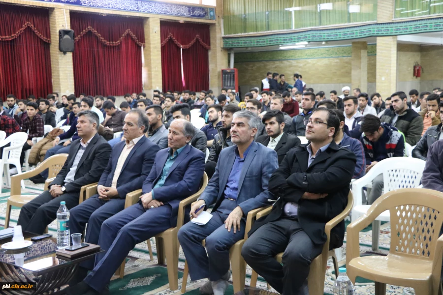 به مناسبت روز دانشجو برگزار شد:
نشست دکتر عابدی نماینده شهر اصفهان با دانشجویان پردیس شهید باهنر 2