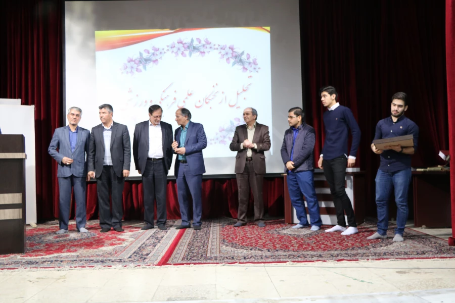 به مناسبت روز دانشجو برگزار شد:
نشست دکتر عابدی نماینده شهر اصفهان با دانشجویان پردیس شهید باهنر 2