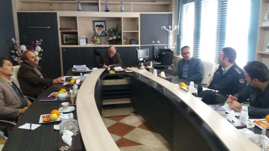 جلسه هم اندیشی مسئولین پردیس شهید باهنر و ریاست کلانتری 19 شهر اصفهان(جناب سروان بدیعیان) 2