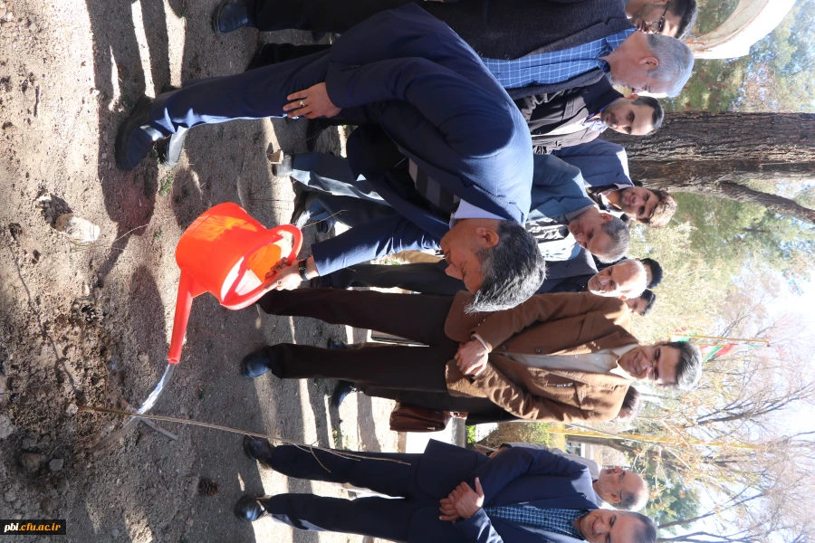 به مناسبت روز درختکاری برگزار گردید:

برگزاری نشست علمی با موضوع دانشگاه سبز، و کاشت نهال در پردیس شهید باهنر 2