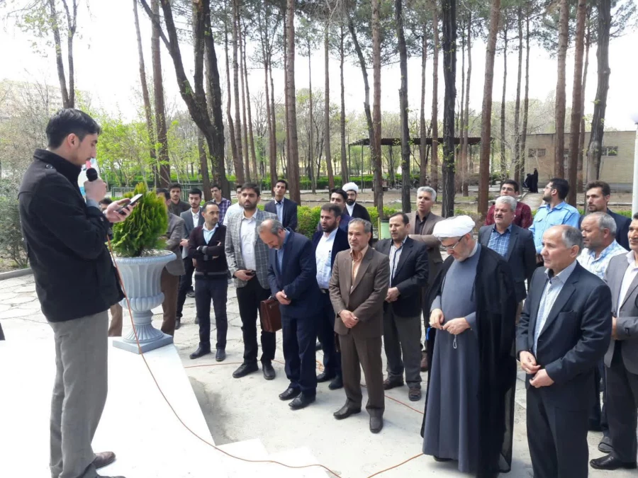 مسئول نهاد رهبری در دانشگاه فرهنگیان اصفهان:

سپاه پاسداران پشتیبان ولایت فقیه و دارای کارنامه ای درخشان در انقلاب اسلامی است 2