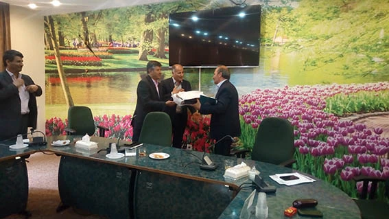 برگزاری جلسه شورای پردیس شهید باهنر همراه با تقدیر از کارکنان جانباز 6