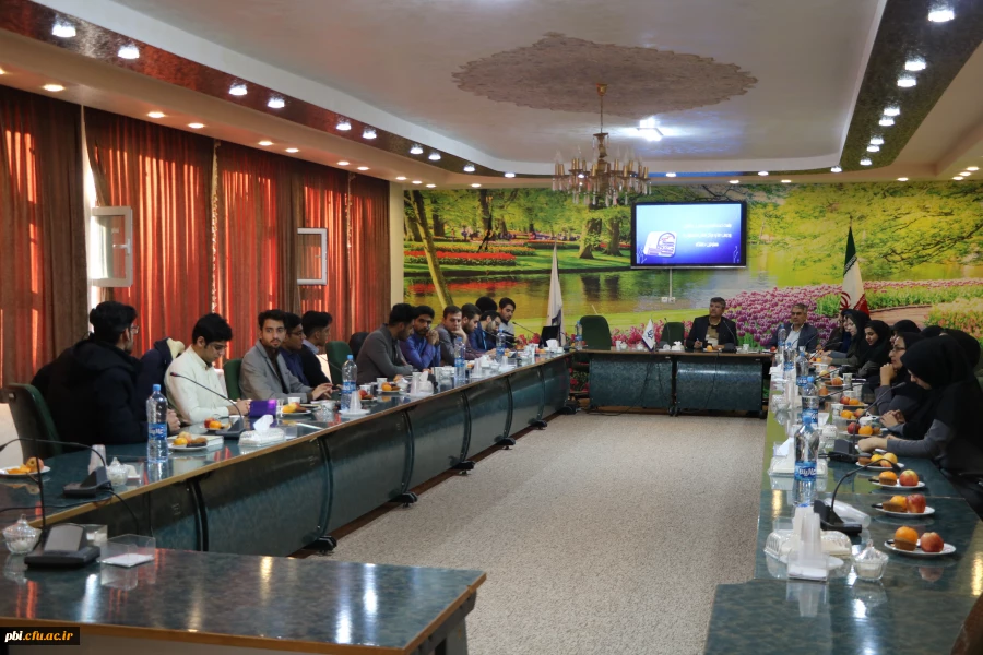 نشست ریاست دانشگاه با اعضای شورای صنفی دانشجویان و مدیرمسئولان نشریات دانشجویی 3