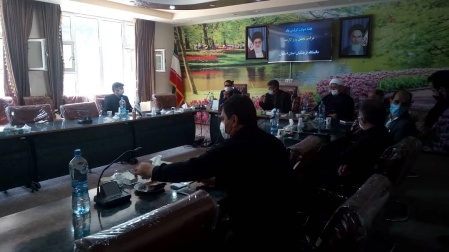 تقدیر از کارمندان پردیس شهید باهنر به مناسبت روز کارمند 5