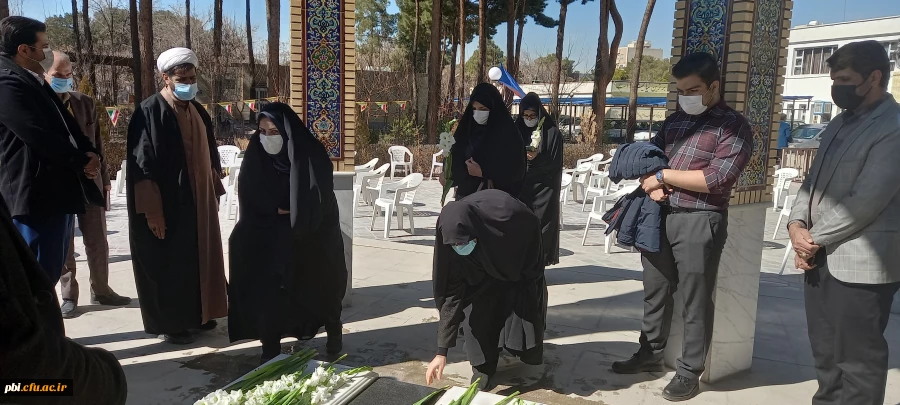 برگزاری مراسم غبارروبی و عطر افشانی بر سر مزار شهدای گمنام پردیس شهید باهنر اصفهان 13