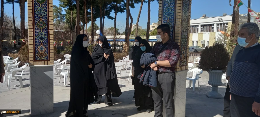 برگزاری مراسم غبارروبی و عطر افشانی بر سر مزار شهدای گمنام پردیس شهید باهنر اصفهان 17