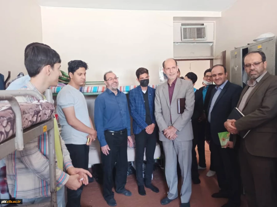 نشست هم اندیشی مدیر کل آموزش و پرورش استان اصفهان با دانشجو معلمان در پردیس شهید باهنر اصفهان 4