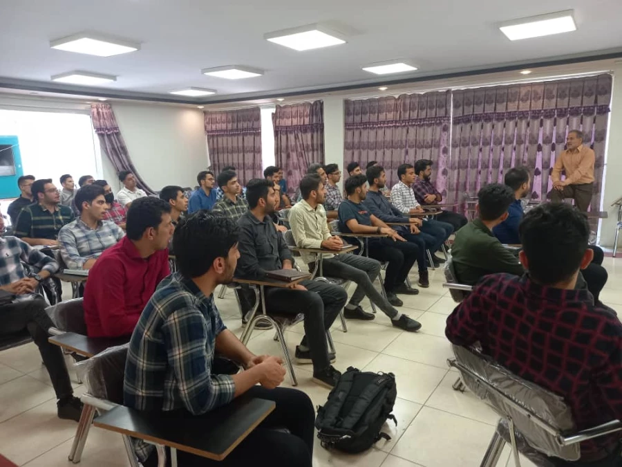 برگزاری کارگاه فن بیان و آئین سخنوری در چهارچوب دوره فرهنگی تابستانه (دانشجومعلمان  آموزش ابتدائی ورودی ۱۳۹۸) 3