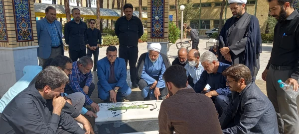 برگزاری مراسم عطر افشانی مزار شهدای گمنام دفاع مقدس در پردیس شهید باهنر اصفهان 16